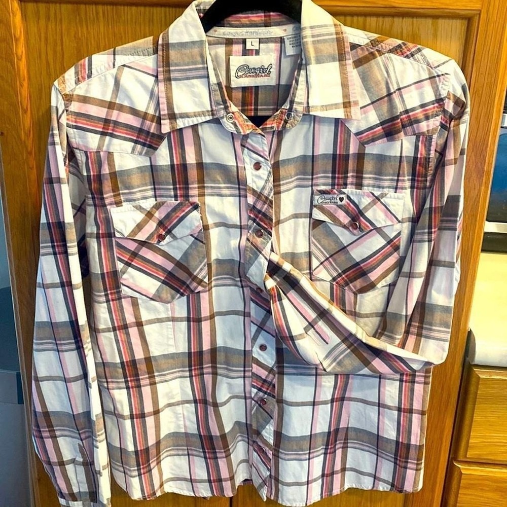 Cowgirl Hardware button down pink and brown with pink pearl buttons-read descrip
